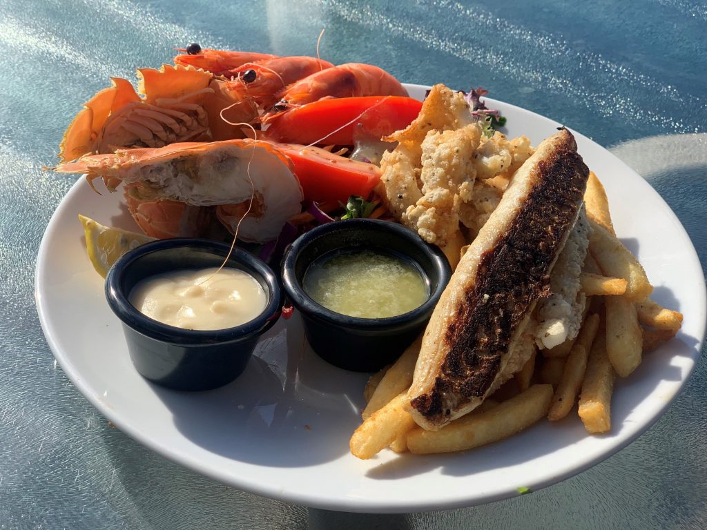 Breakwall Seafood Plate For 1